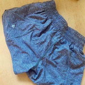 lululemon tracker LR Short 4” Lined - Never Worn